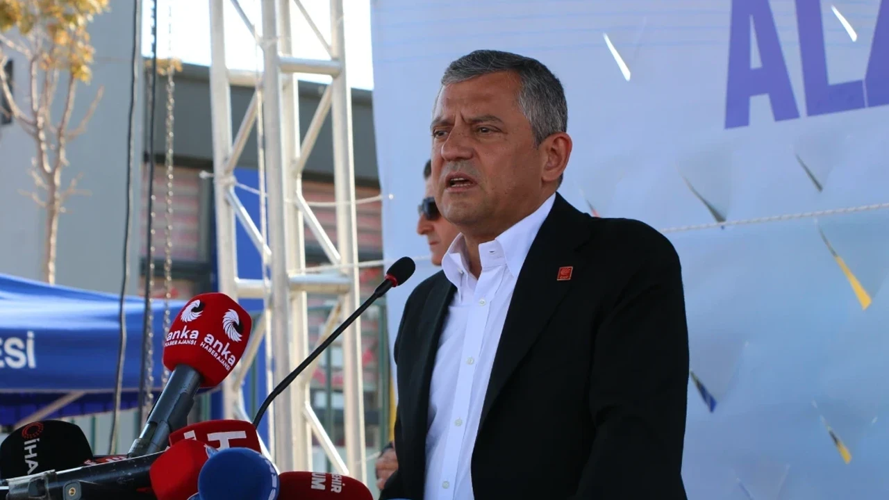 Özgür Özel Eskişehir'den Seslendi: 'Bu Millet Seçeneksiz Değil'