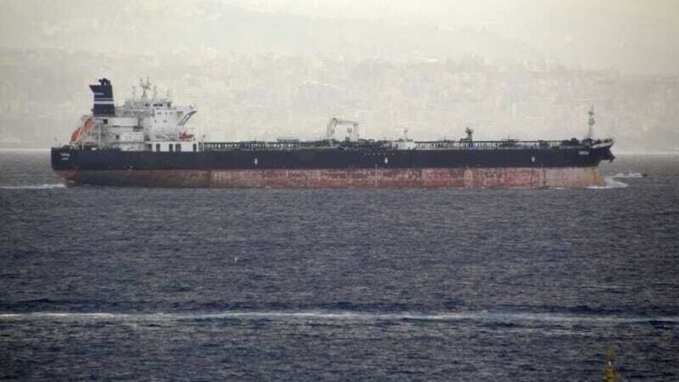 İstanbul Boğazı transit gemi geçişine kapatıldı