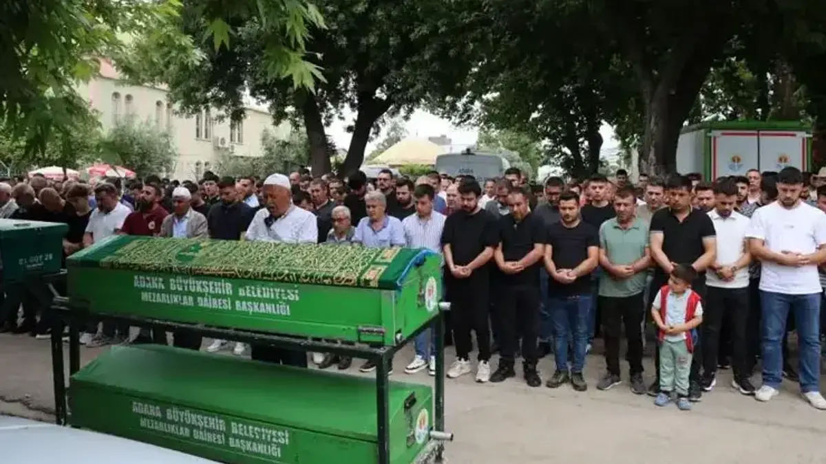 Adana'da emekli polis babası tarafından öldürülen genç defnedildi