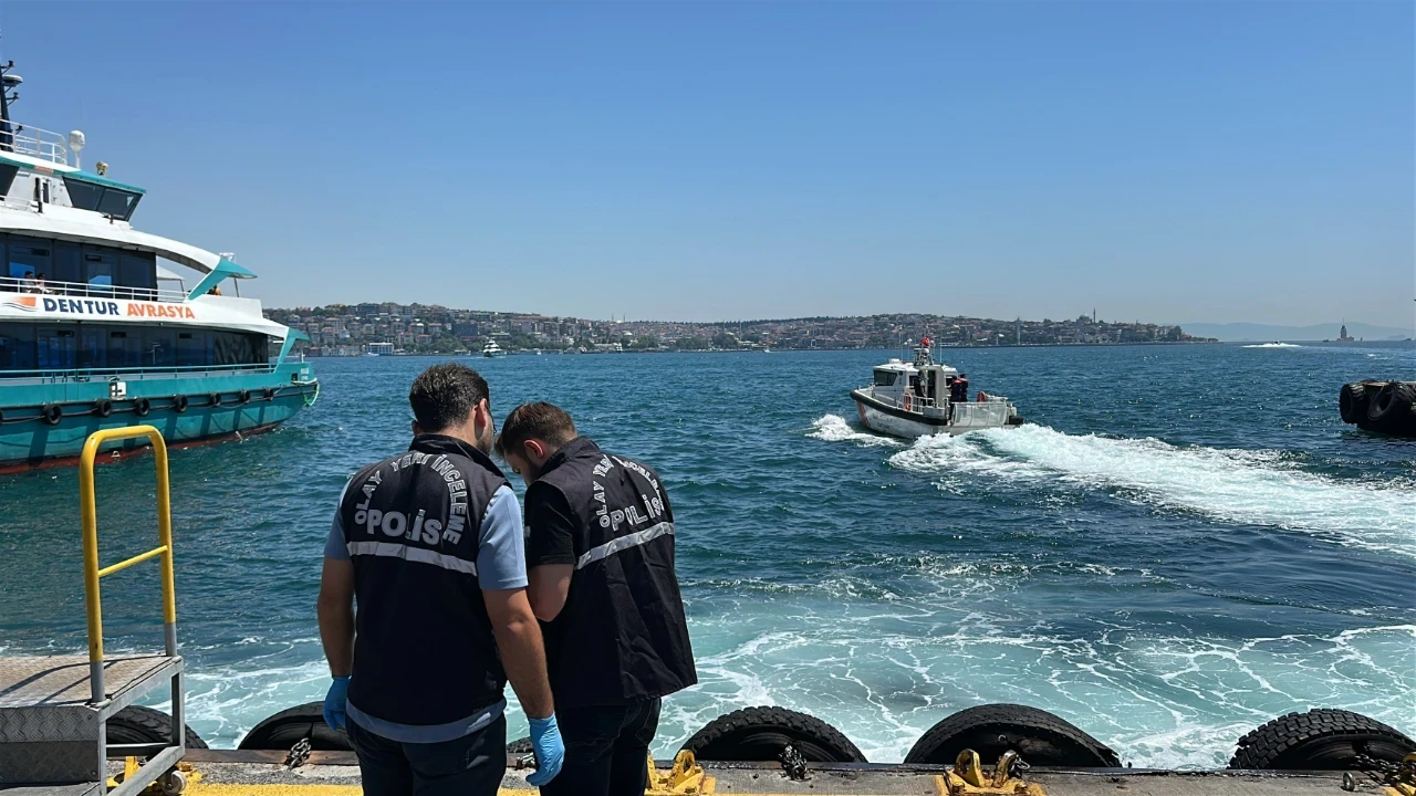Beşiktaş'ta Denizde Kadın Cesedi Bulundu! Dehşeti Vapurdaki Yolcular Fark Etti