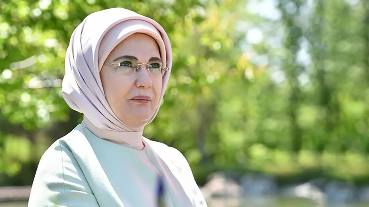 Emine Erdoğan, YKS'ye girecek öğrencilere başarılar diledi