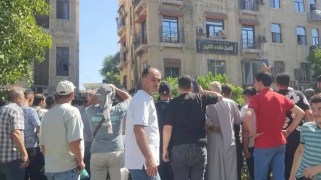 Şam'da kafede patlama: En az 4 kişi hayatını kaybetti
