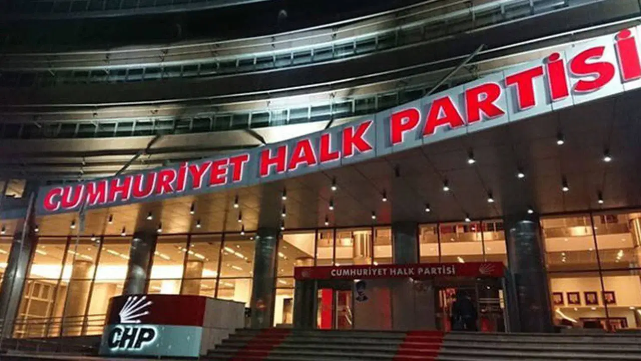 CHP'li 100 eski il kadın kolları başkanından mutlak butlan tepkisi: Özel'in ve örgütümüzün iradesinin yanındayız