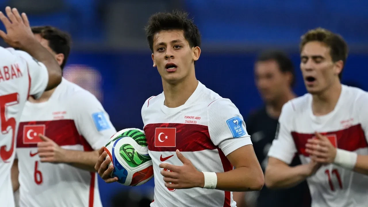 Arda Güler'den eleştirilerle ilgili açıklama! "Tüm eleştirileri haklı buluyorum"