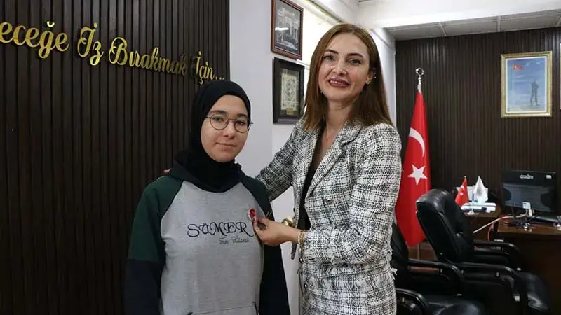 MEB Robot Yarışması’nda dereceye giren öğrencilere gram altın ödülü