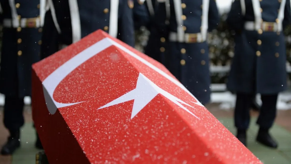 Fırat Kalkanı Harekat Bölgesi'nden acı haber! Bir kahraman askerimiz şehit oldu