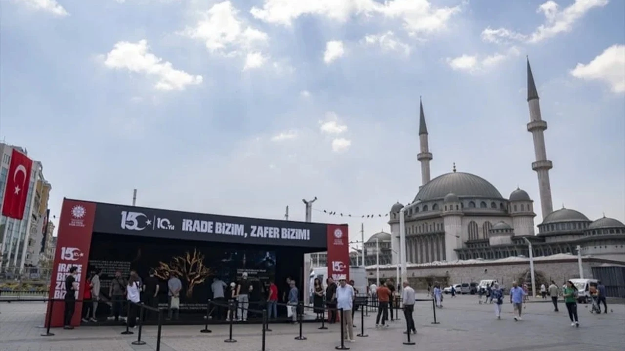 İletişim Başkanlığı'ndan Taksim Meydanı'na 15 Temmuz dijital deneyim alanı
