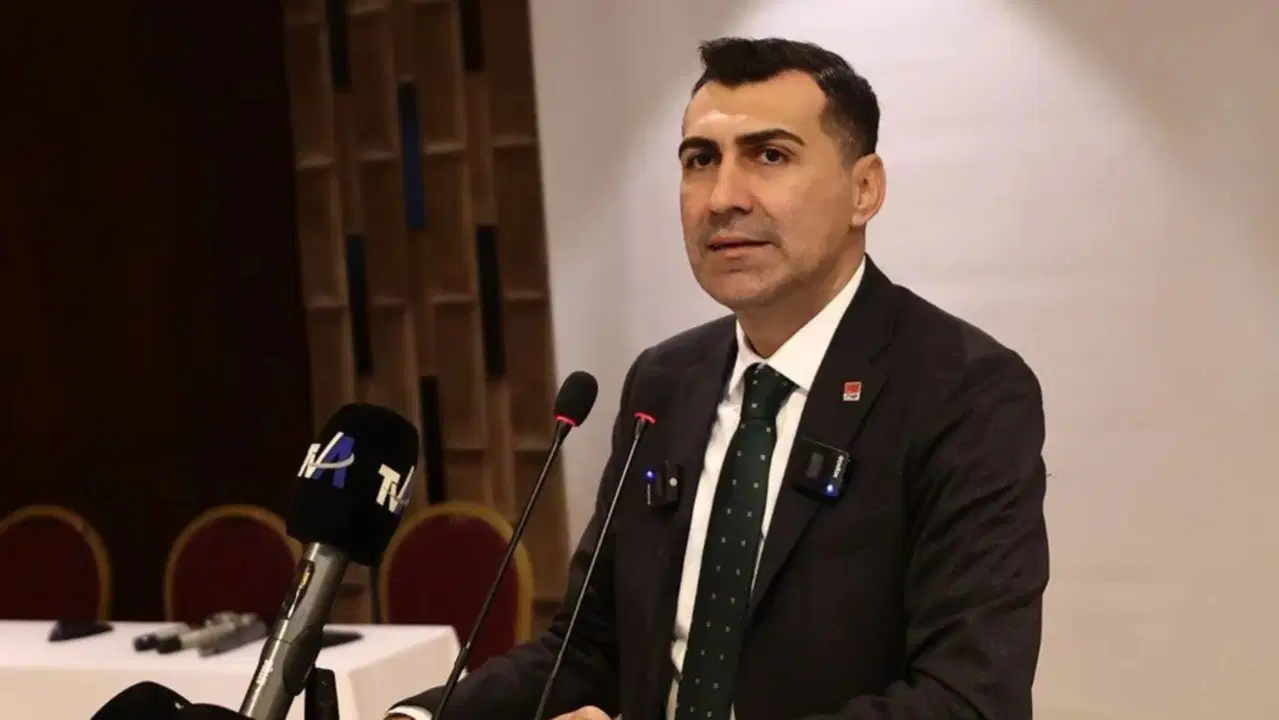 Görevden alınan CHP Adana İl Başkanı Anıl Tanburoğlu'ndan açıklama