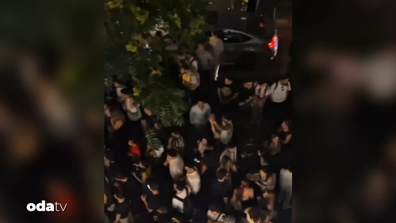 Kadıköy'de sokak partisi olaylı bitti: Polisten müdahale