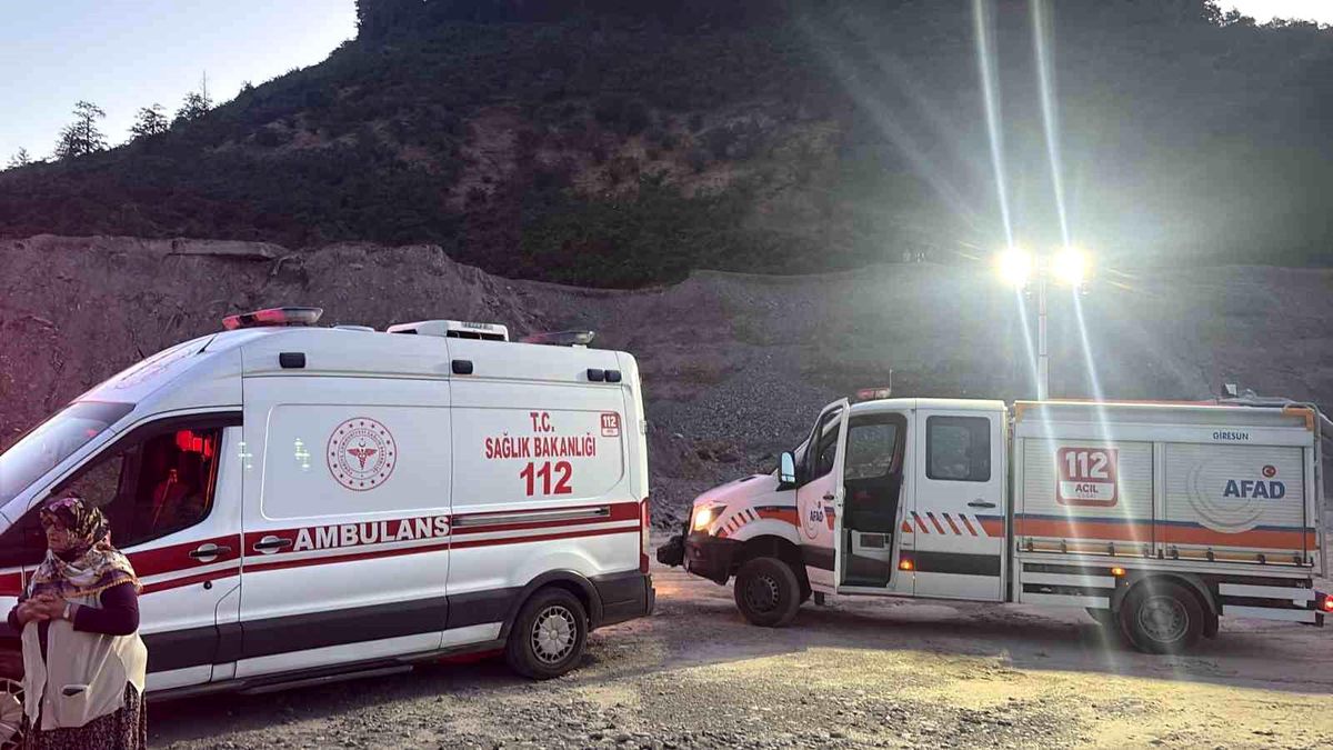 Dere suları yükseldi, mahsur kalan 2 kişi kurtarıldı