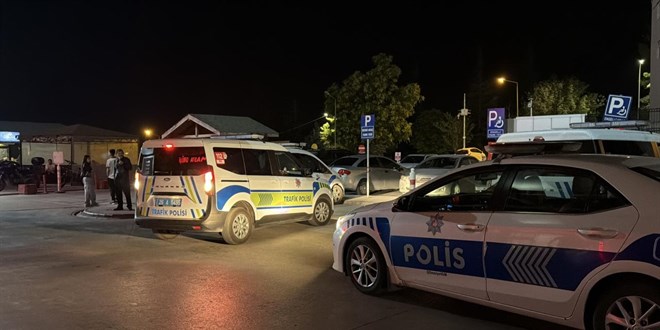 Eskişehir'de 'dur' ihtarına uymayan motosikletli bekçiye çarptı