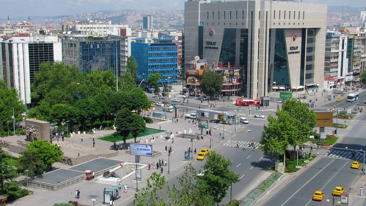 NATO zirvesi öncesi Ankara'da büyük kaçış: Tren biletleri tükendi