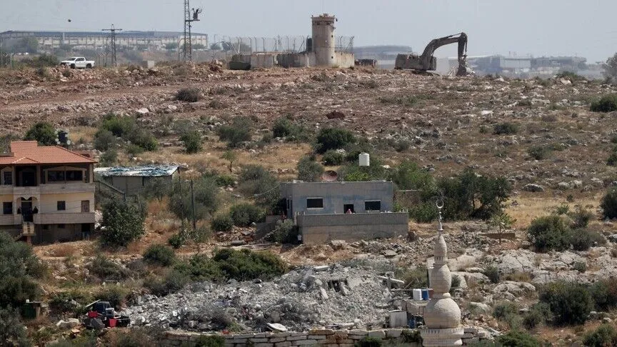 Filistin topraklarını gasbeden İsrailliler, Batı Şeria'da yeni bir kaçak yerleşim kurdu