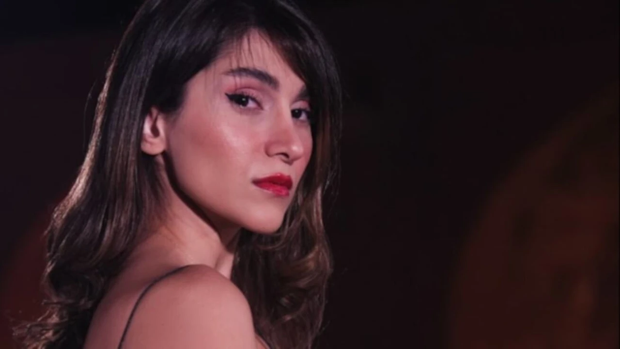 YouTube konseri pahalıya patladı: İranlı şarkıcıya 74 kırbaç cezası