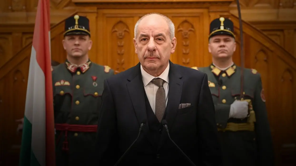 Budapeşte'de Orban dönemine son darbe: Meclis, Cumhurbaşkanı Sulyok'un ipini çekti