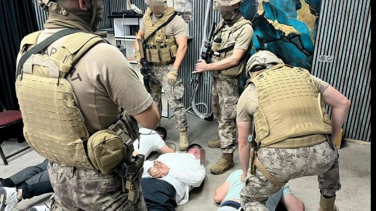 Antalya’da 'Altunlar' suç örgütüne operasyon: 63 gözaltı