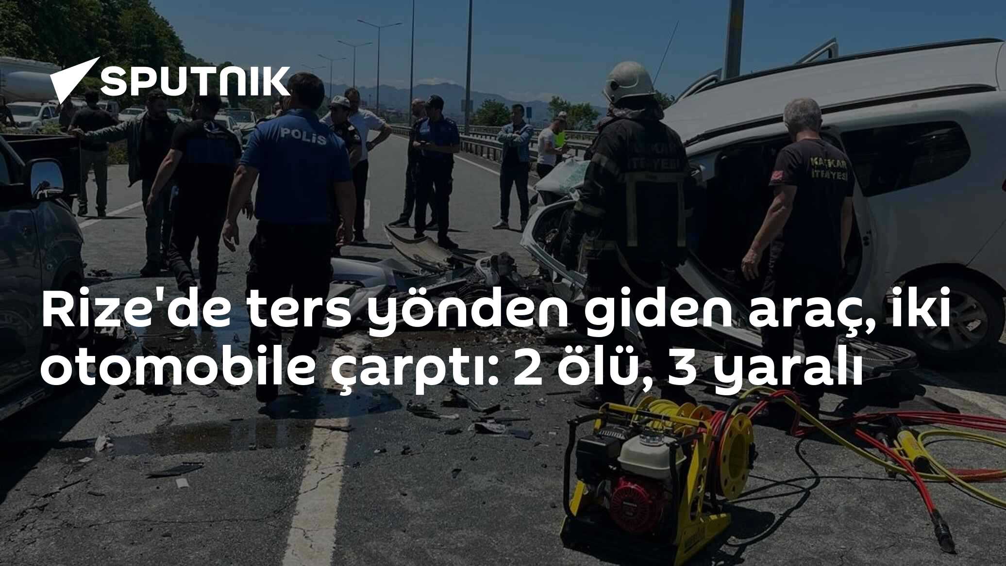 Rize'de ters yönden giden araç, iki otomobile çarptı: 2 ölü 3 yaralı
