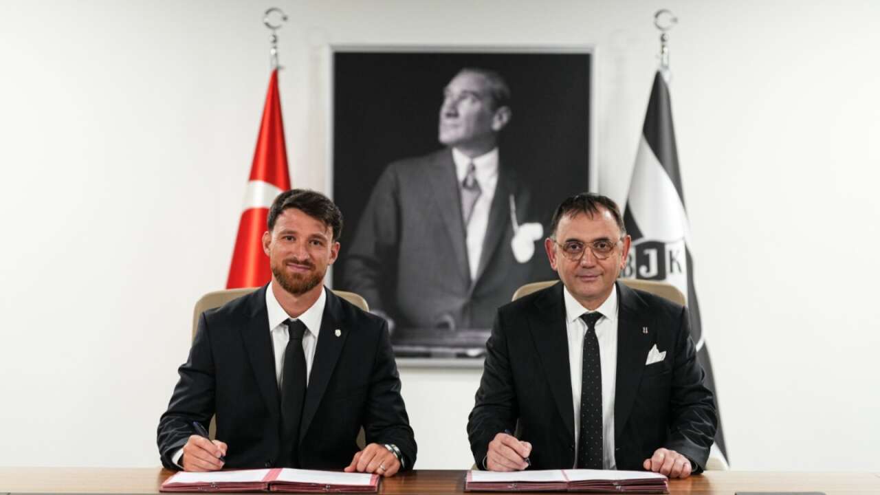 Siyah-beyazlılar Salih Özcan transferini resmileştirdi