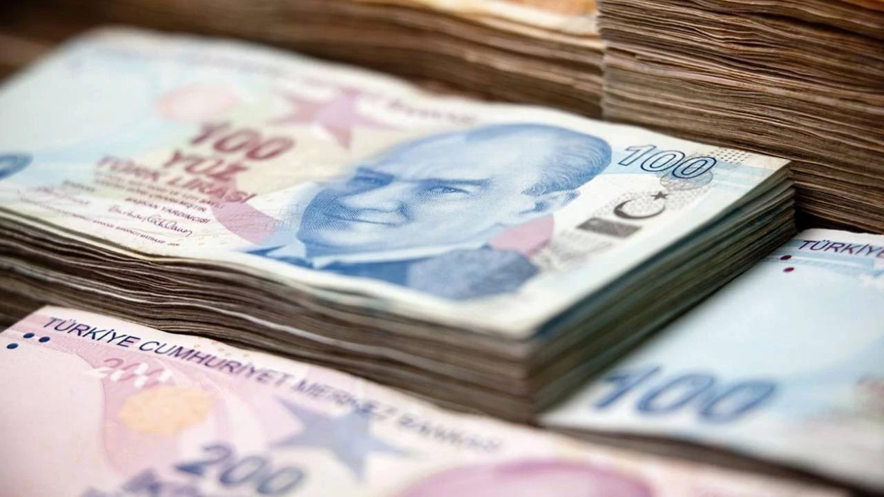 Tüketici kredileri şahlandı, ticari krediler geriledi