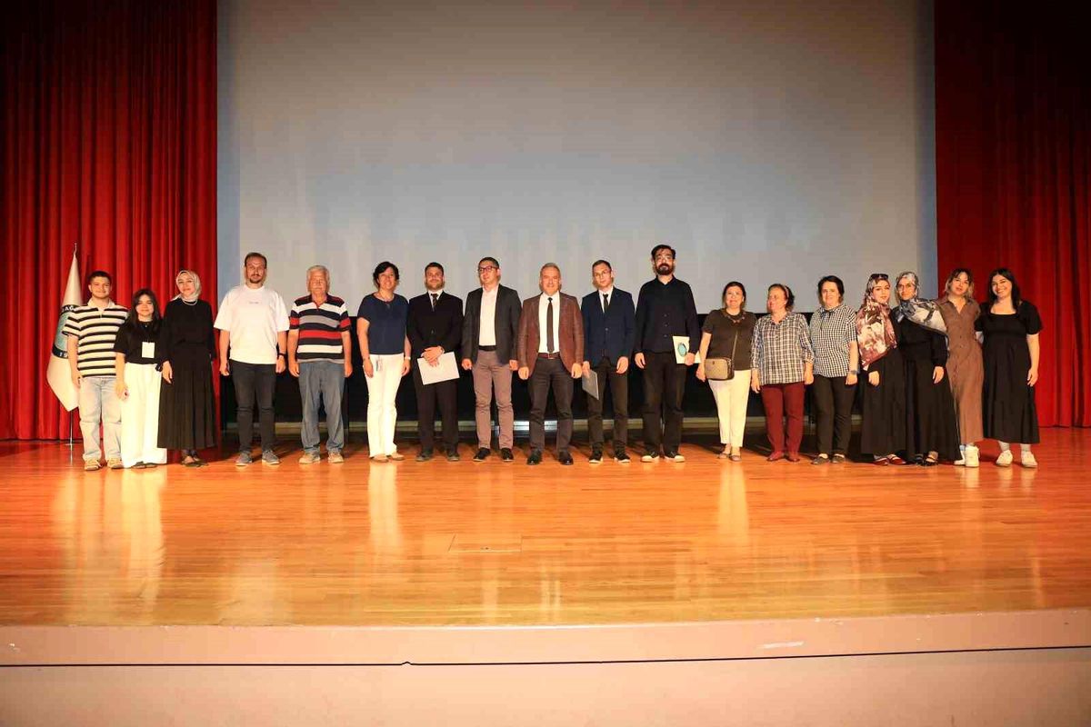 BUÜ'de "Lâmiî Çelebi'nin Kaleminden Bursa" belgeseli izleyiciyle buluştu