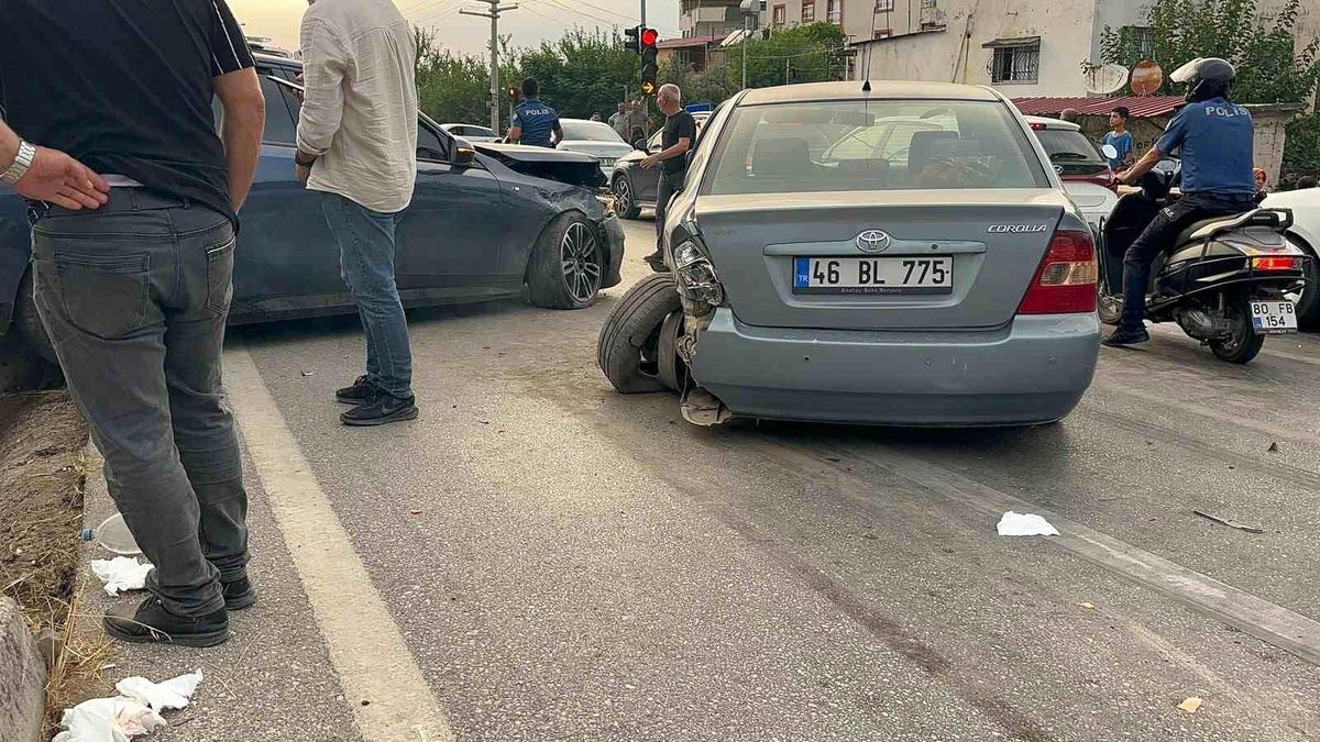 Osmaniye'de zincirleme trafik kazası: 2 yaralı