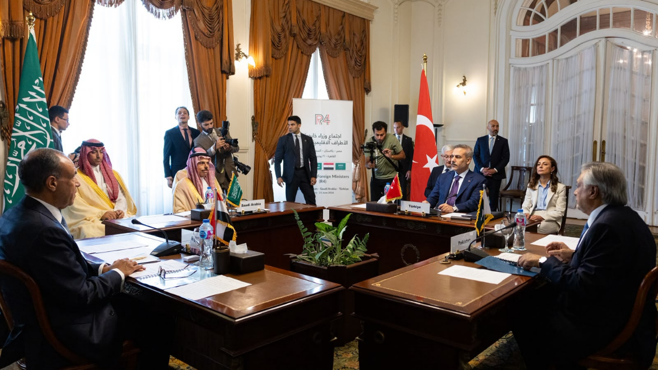 Dışişleri Bakanları Kahire'de: Türkiye, Mısır, Suudi Arabistan ve Pakistan bir araya geldi