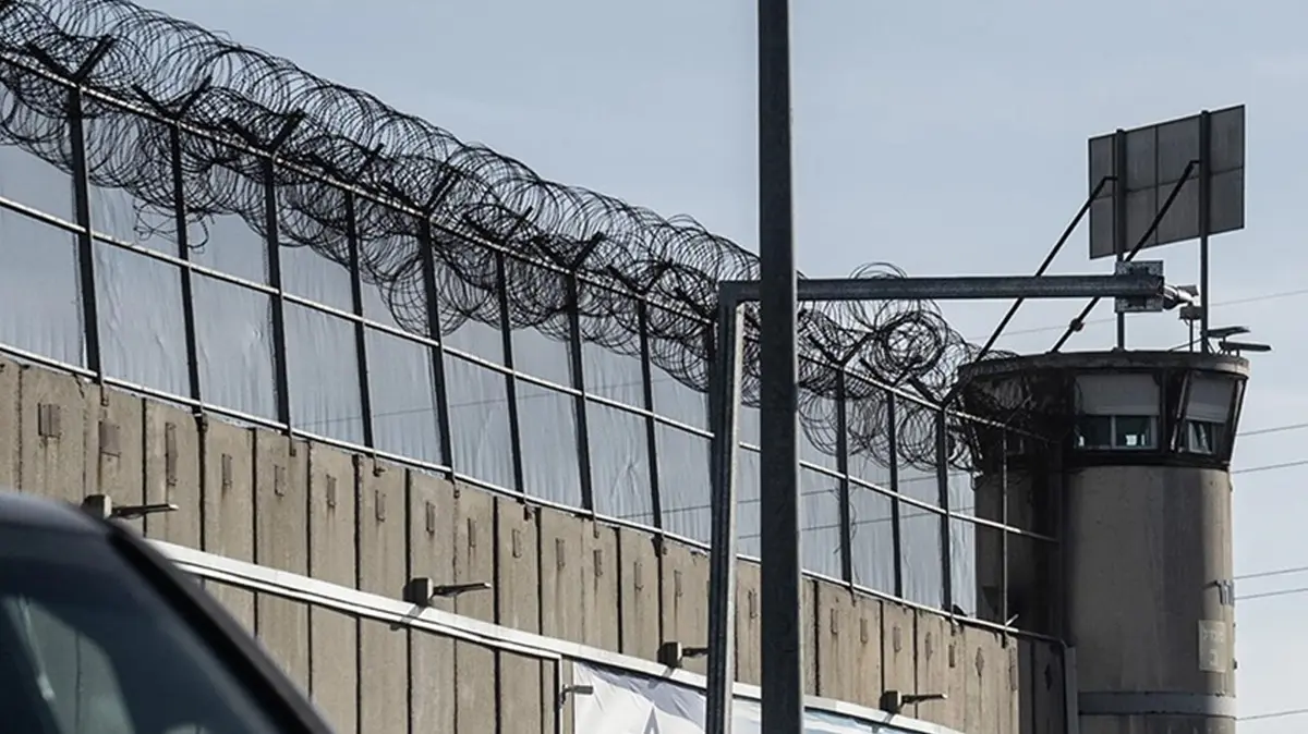 Soykırımcı İsrail'den Filistinli tutuklulara avukat kısıtlaması