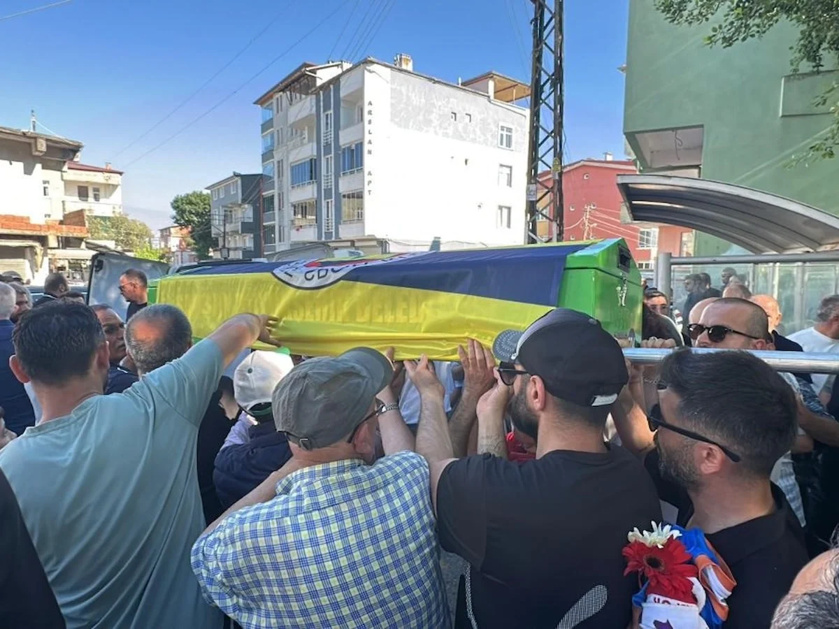 Samsun'da bisikleti sürerken otomobilin çarptığı küçük çocuk hayatını kaybetti