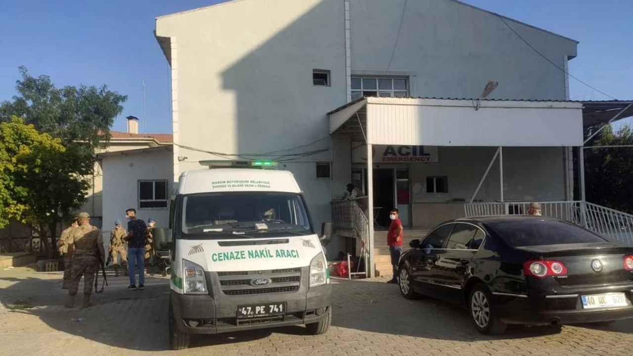 Mardin'de otomobil korucu kulesine çarptı: 1 ölü, 1 yaralı