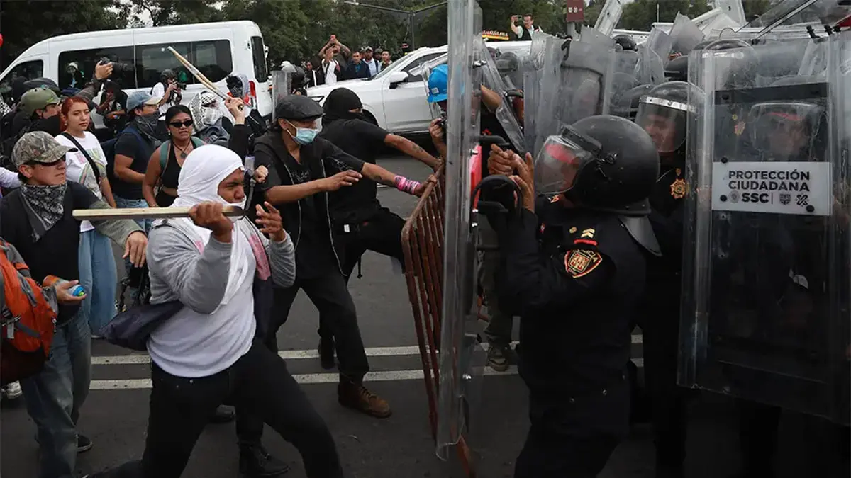 Dünya Kupası Meksika'da olaylı başladı: ÇATIŞMA ÇIKTI