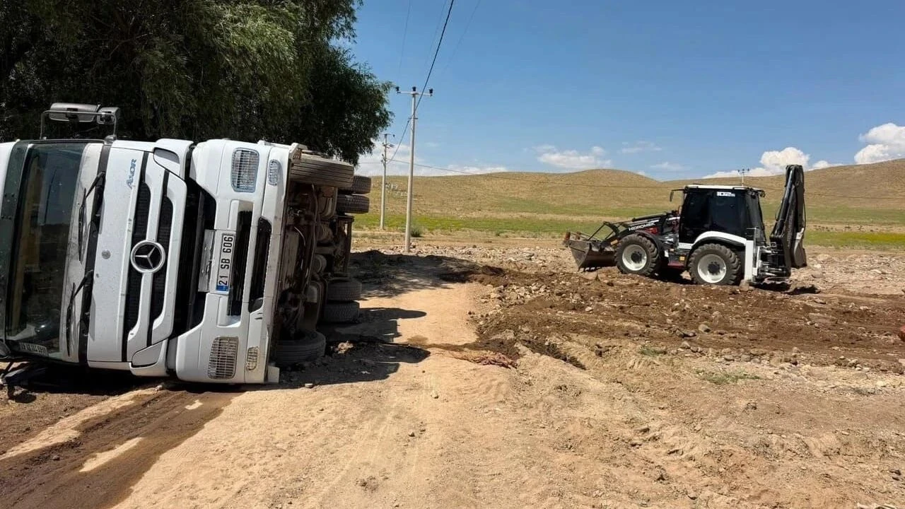 Van'da TIR kazası