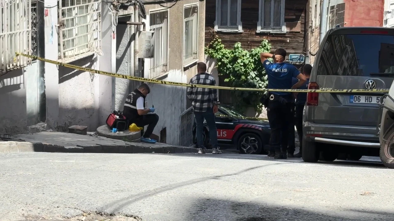 Kıskançlık krizi kanlı bitti: Eski eşinin sevgilisi olduğunu düşündüğü kişiye kurşun yağdırdı