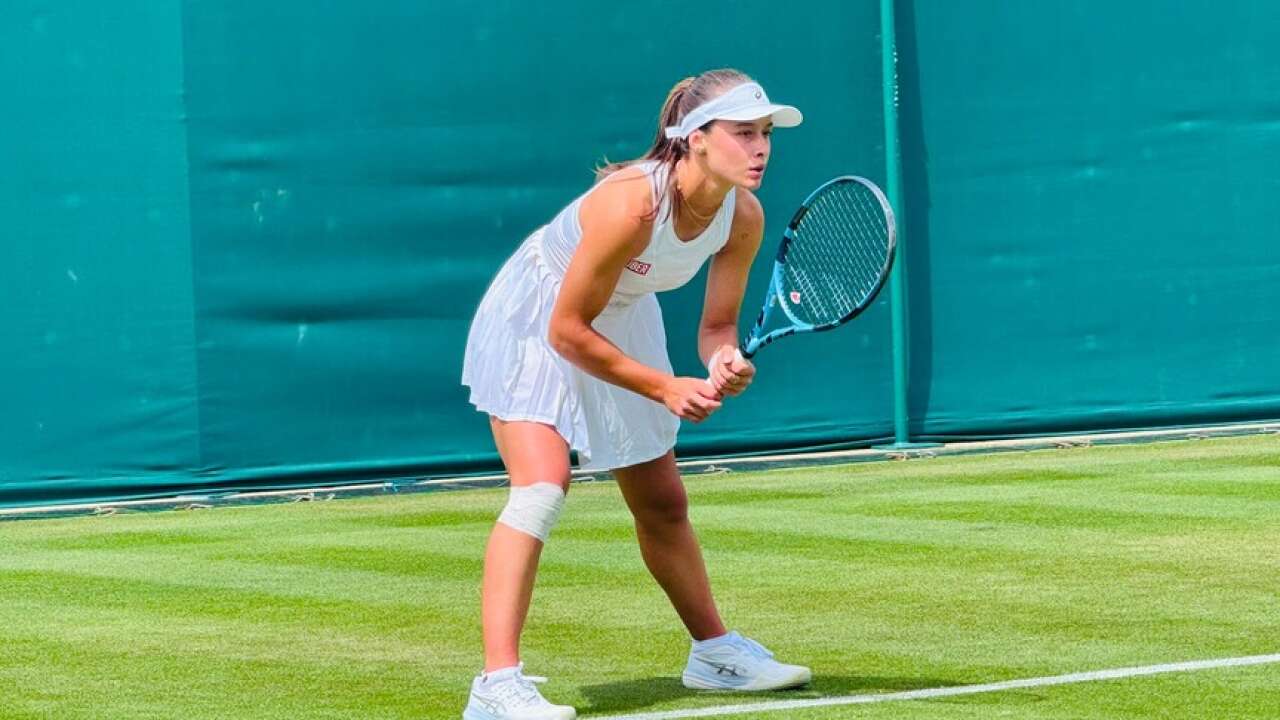 Milli tenisçi Zeynep Sönmez Wimbledon'da rakibini 2-1'le geçti