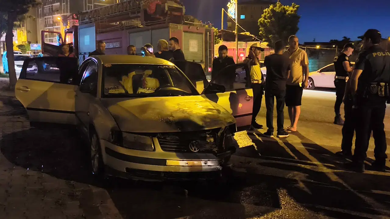 Yer: Iğdır... Park halindeki otomobilin aküsü patladı: Yangın büyümeden söndürüldü