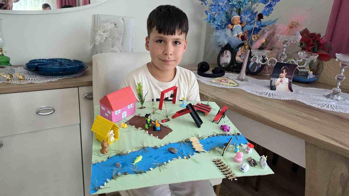 Kütahya'da 3. sınıf öğrencisi Göktuğ Okayay'ın dikkat çeken "Doğal Yaşam" maketi