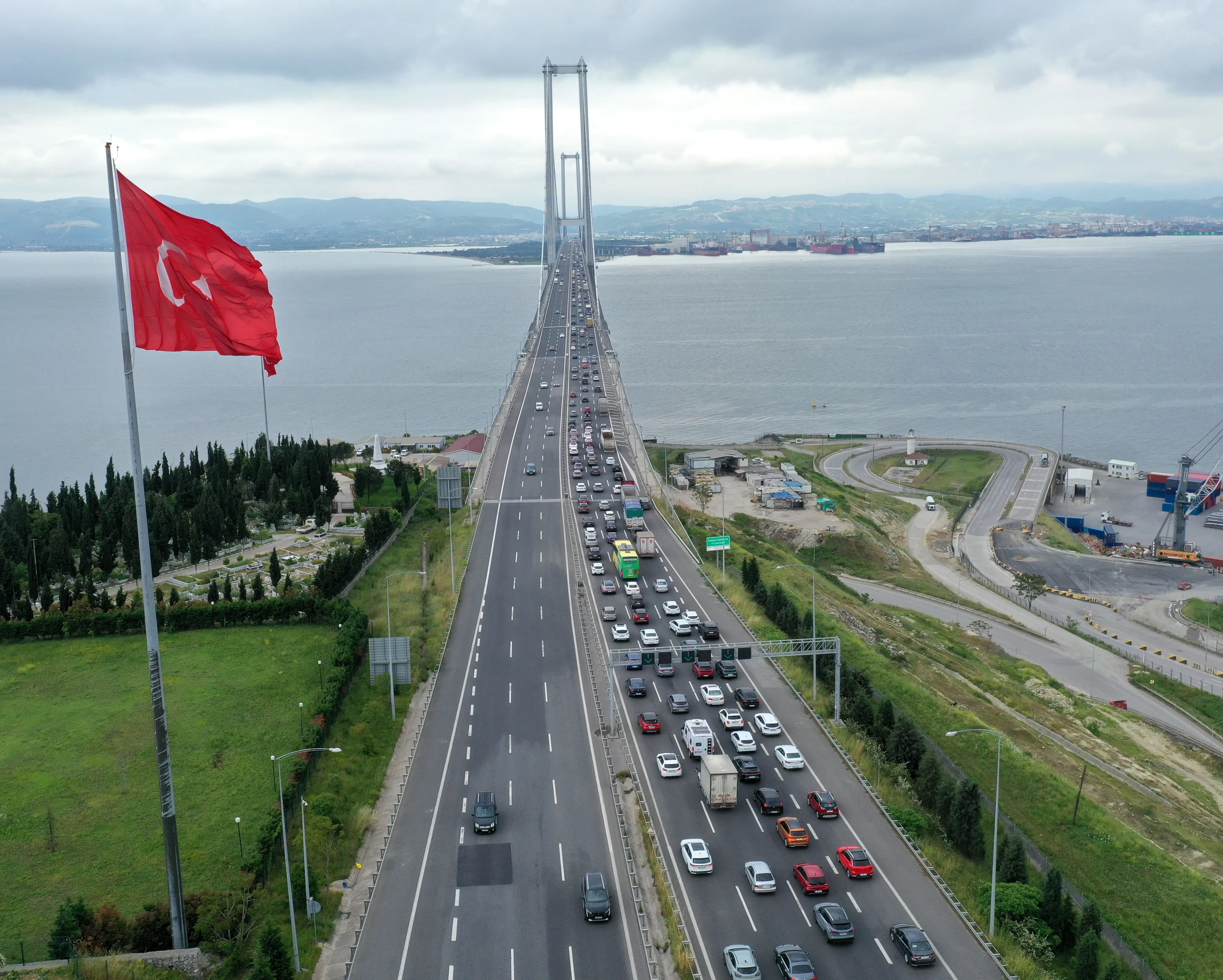Osmangazi Köprüsü'nün 10. yıl dönümü! Zamandan ve akaryakıttan 211 milyar lira tasarruf sağladı