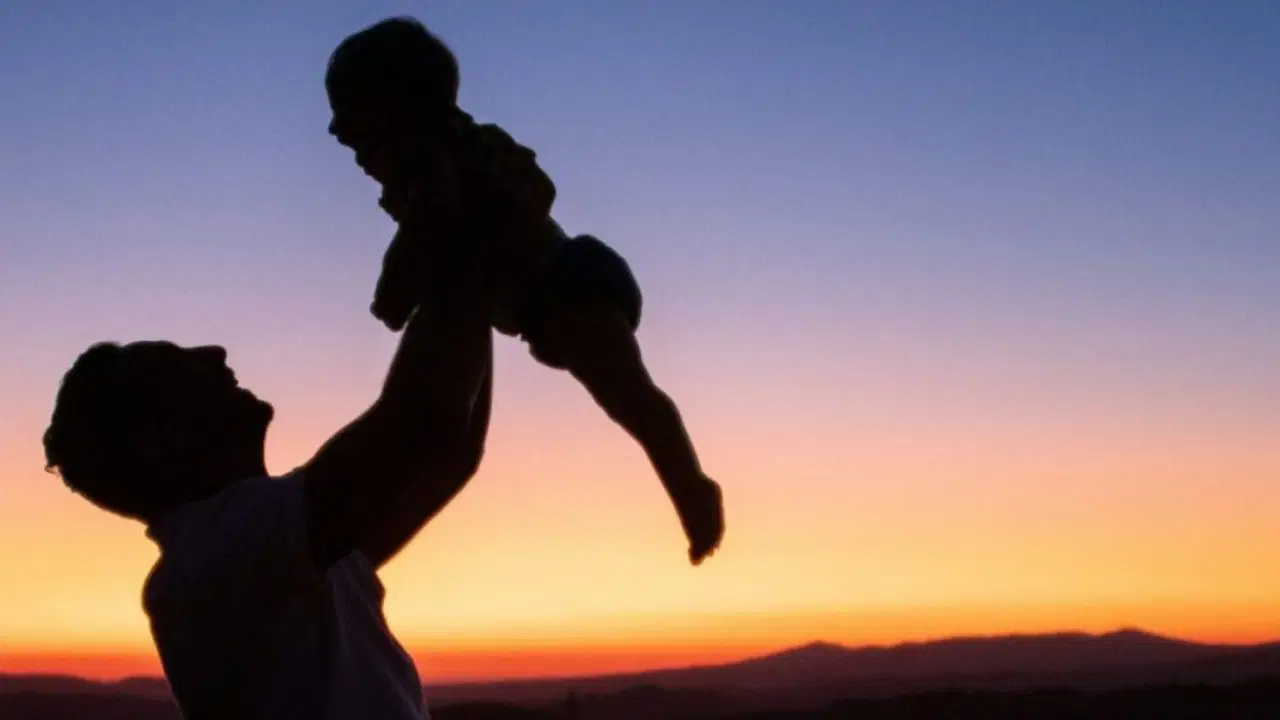 Bilim 'Baba Beyni'ni çözdü! Babalık bir erkeğin beynini ve hormonlarını nasıl değiştiriyor?