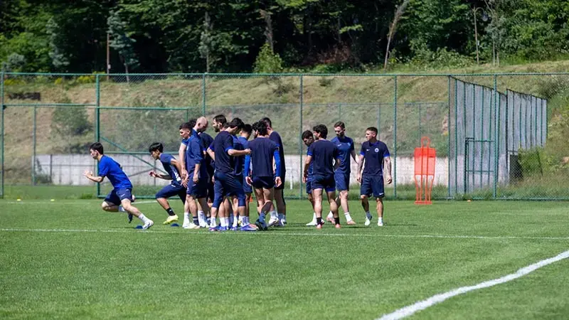 Özbekistan Süper Lig takımı yeni sezon hazırlıklarına Bolu'da başladı