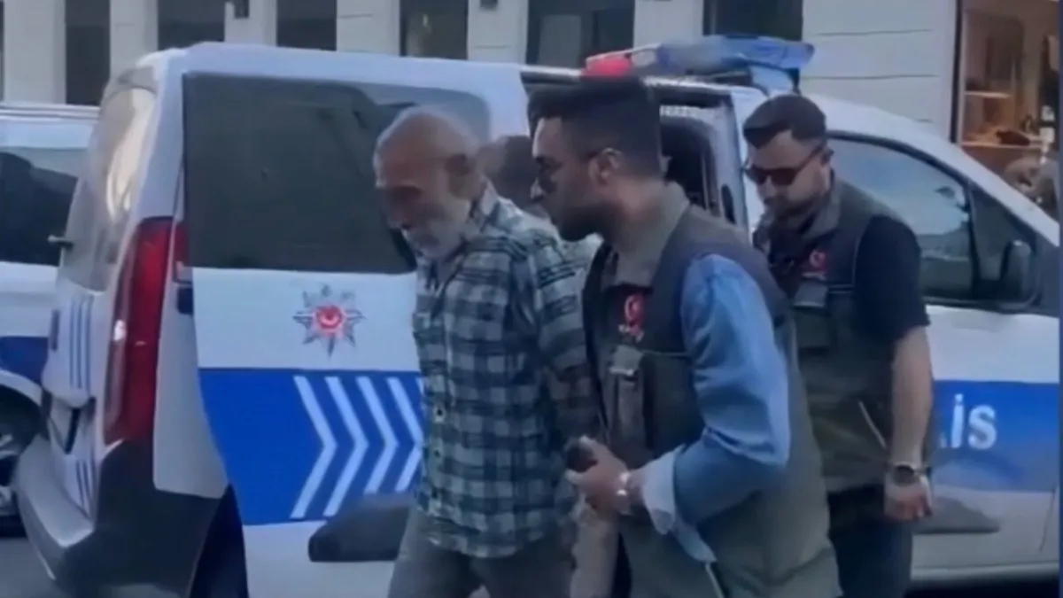 Galata Köprüsü’nde bul karayı al parayı yapan adam yakalandı
