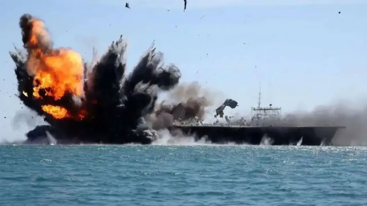 Tayland bayraklı gemi Hürmüz'de vuruldu!