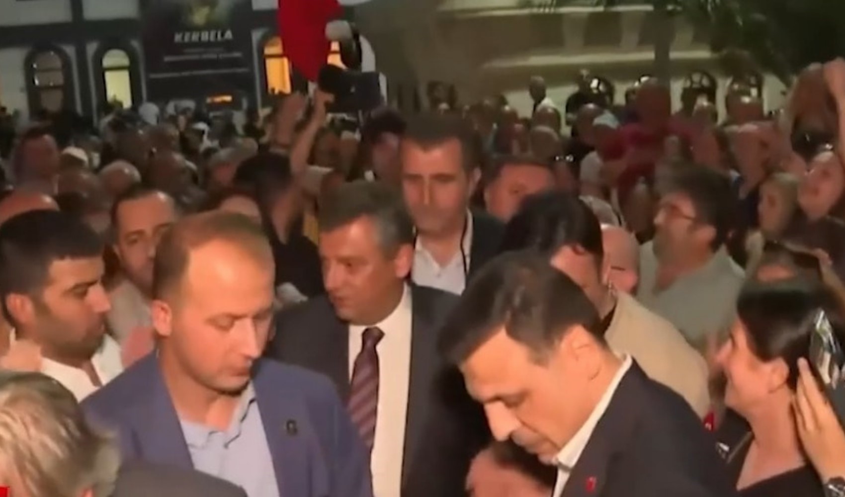 CHP'de 'Hain Kemal' sloganları sonrası ilk adım: 63 parti üyesi hakkında tedbir kararı