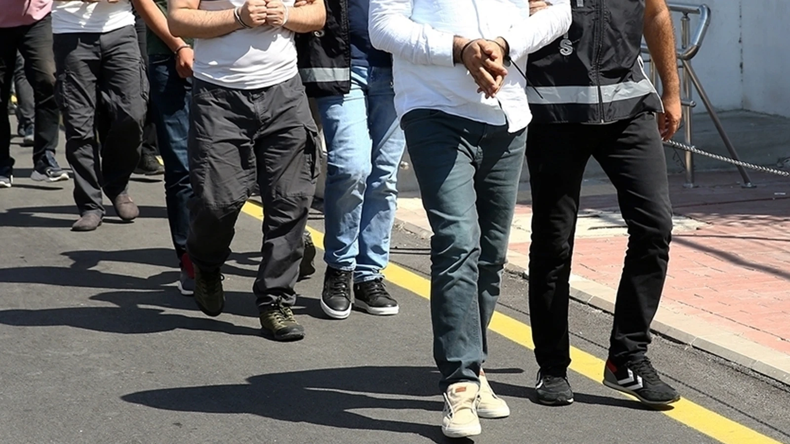 7 ilde organize suç örgütüne operasyon: 33 şüpheli tutuklandı