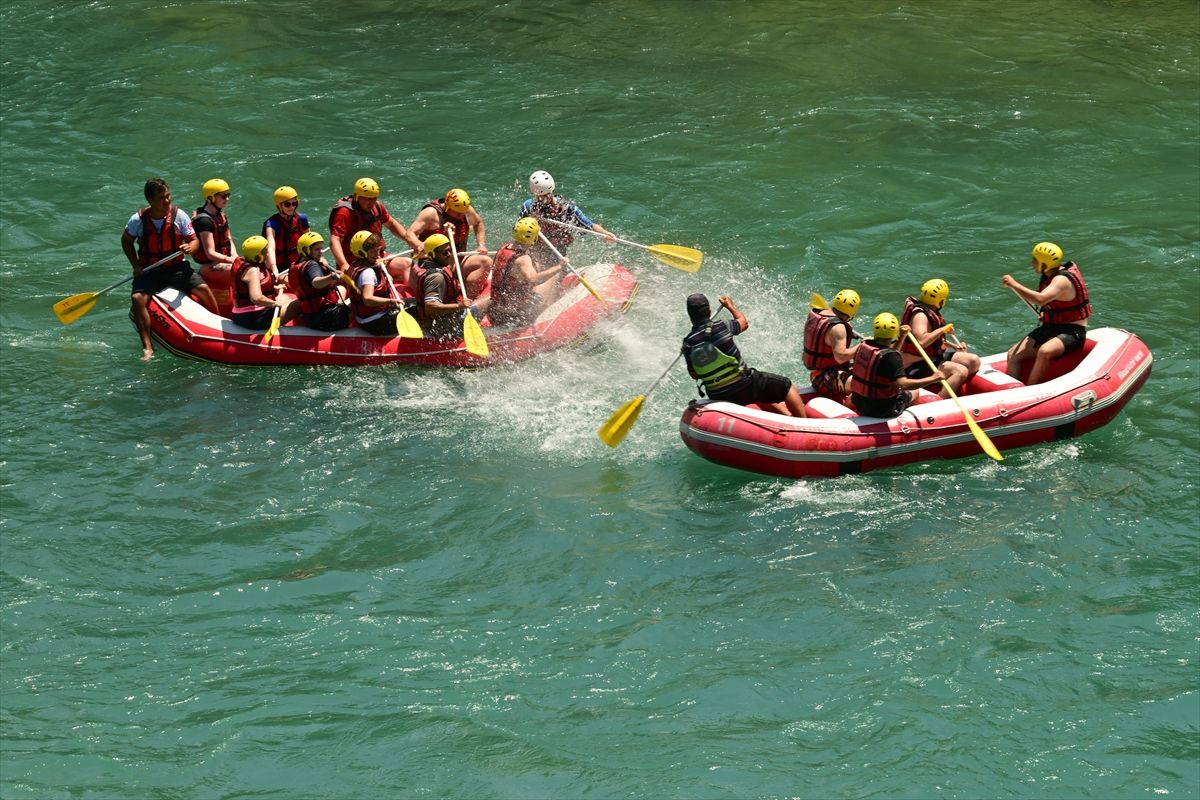 Köprülü Kanyon'da rafting, turizmin yanı sıra istihdamı da büyütüyor