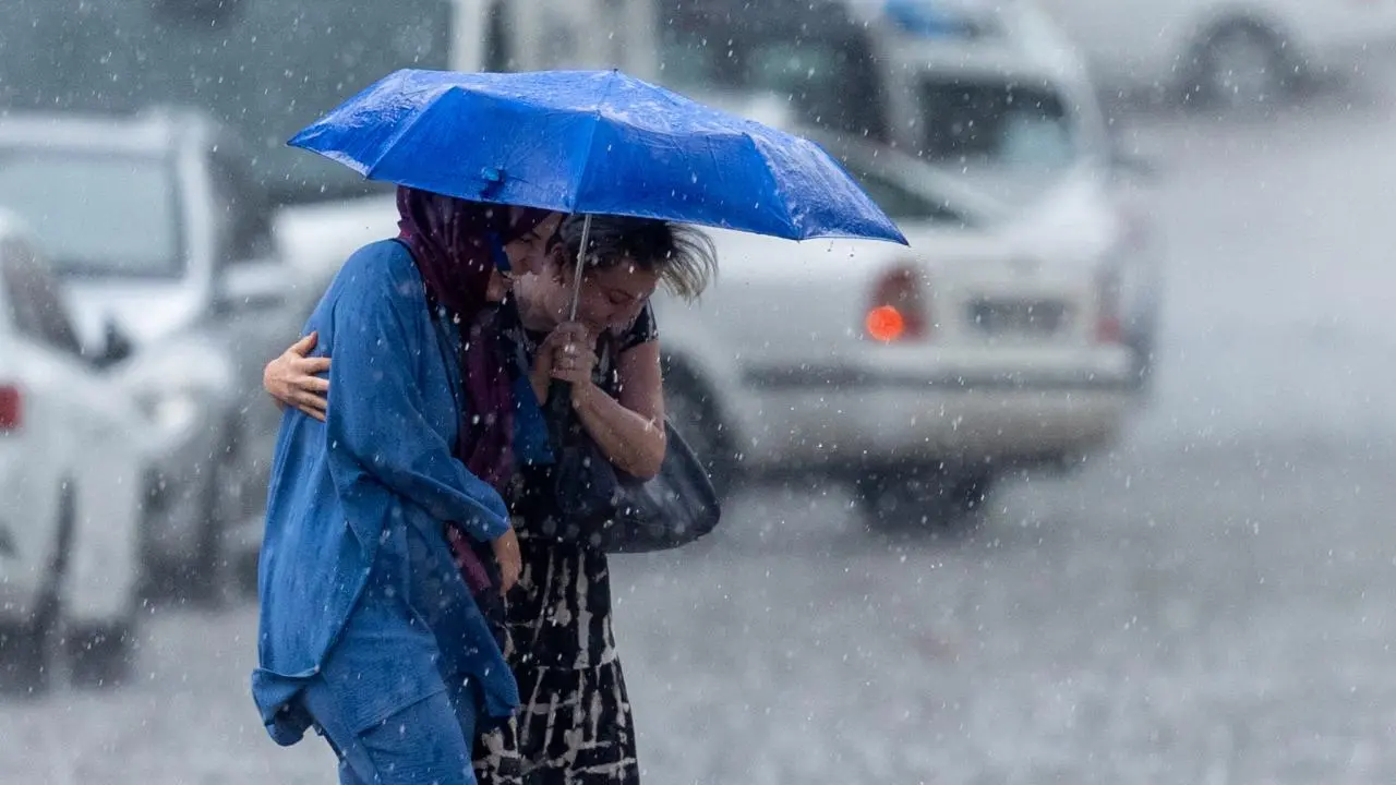 Hafta sonu planı yapanlar dikkat: Bazı bölgelerde sağanak ve fırtına bekleniyor