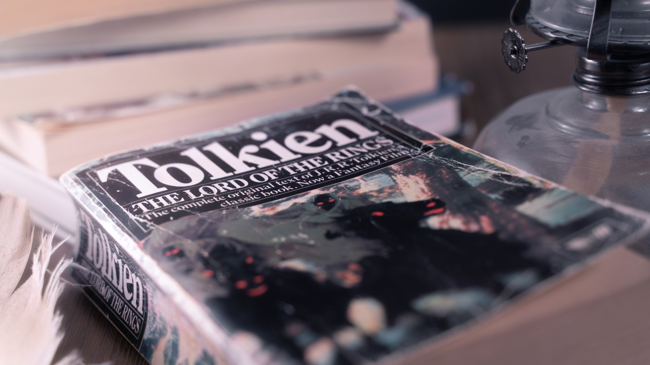 Yarım asırlık Tolkien mektupları açık artmada 100 bin sterline satıldı