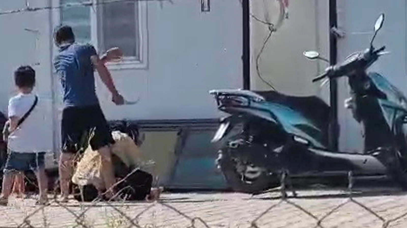 Hatay'da kadına şiddet! Ayrılmak isteyen eşini çocuklarının gözü önünde öldüresiye dövdü
