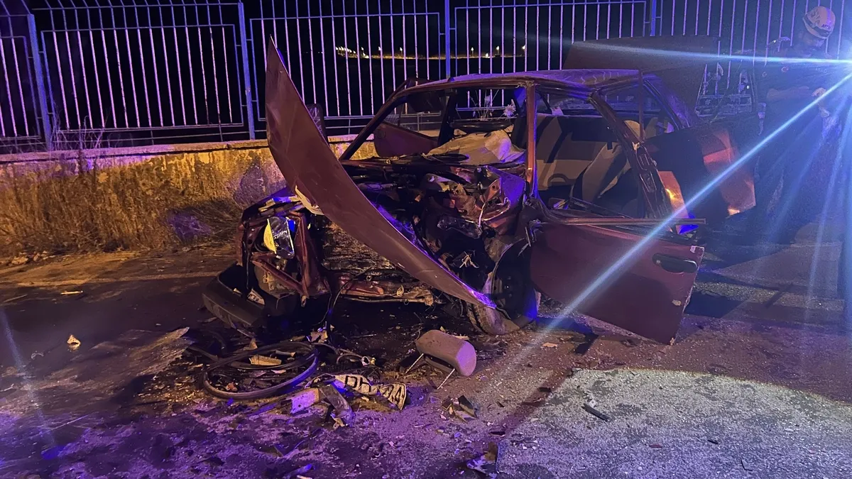 Sivas'ta gece yarısı feci çarpışma! 6 kişi yaralandı