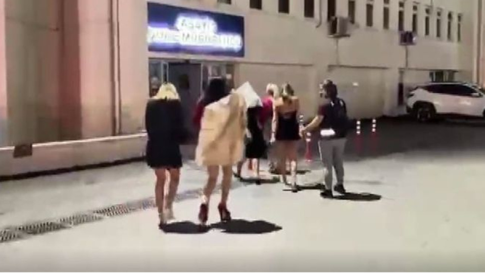Masaj salonuna operasyon: 10 gözaltı!