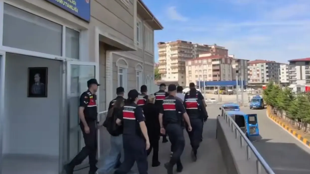 2.3 milyar liralık vurgun! Dolandırıcılık şebekesi polisten kaçamadı