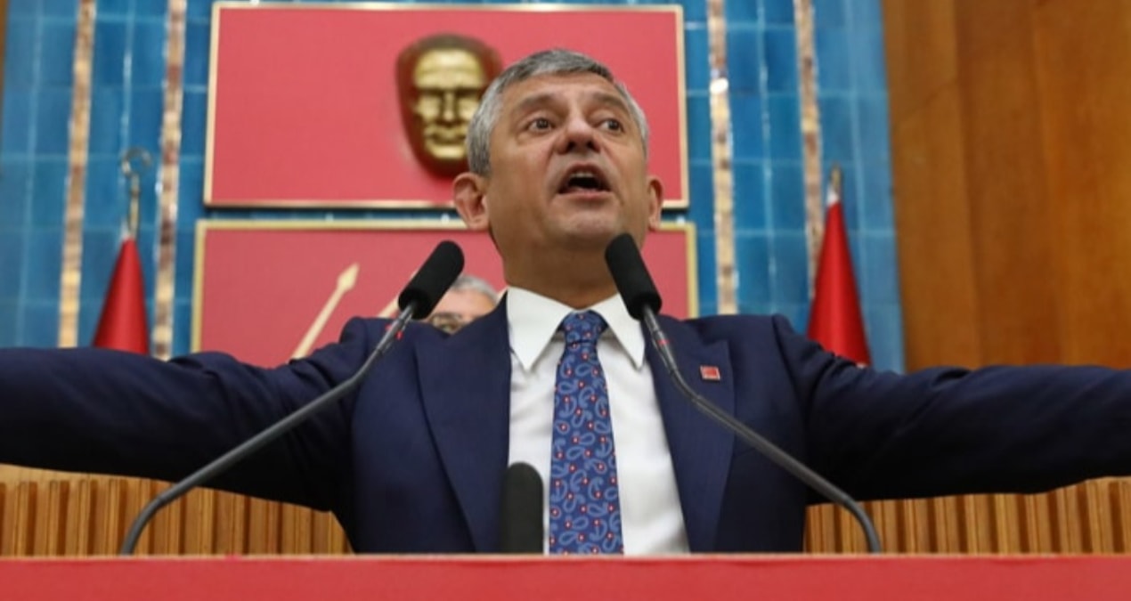 Özel'den peni parti ilanı sonrası ilk paylaşım